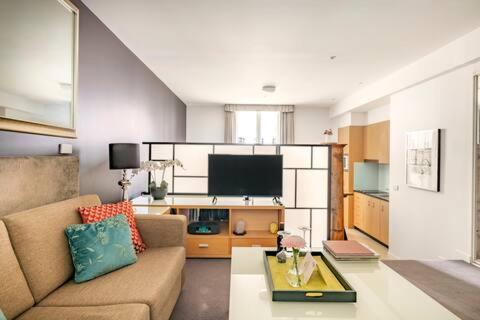Roma Studio Apartment In Collins Street Мельбурн Экстерьер фото